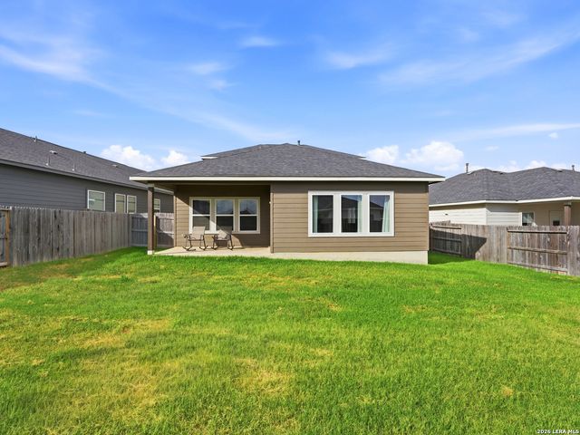 8935 Hazel Birch, Elmendorf, TX 78112