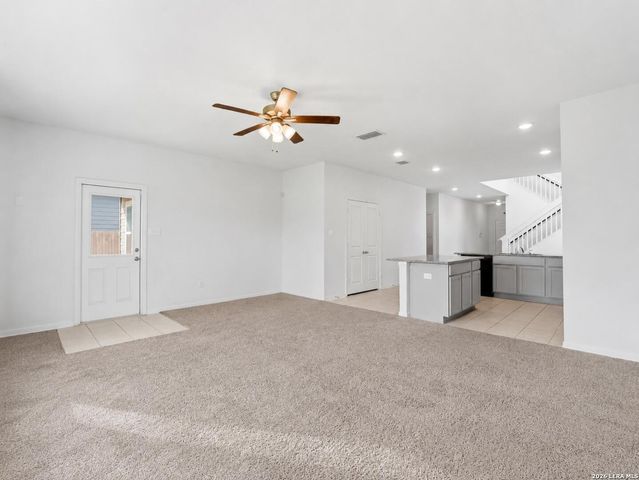 8935 Hazel Birch, Elmendorf, TX 78112