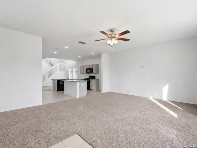8935 Hazel Birch, Elmendorf, TX 78112