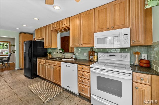 219 Sunningwell Drive, Webster Groves, MO 63119