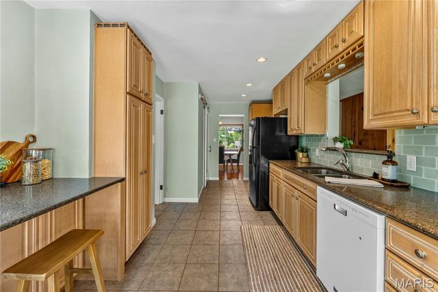 219 Sunningwell Drive, Webster Groves, MO 63119