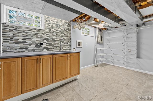 219 Sunningwell Drive, Webster Groves, MO 63119