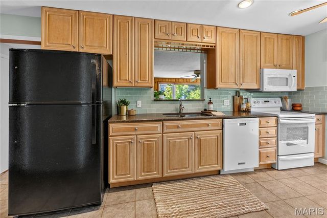 219 Sunningwell Drive, Webster Groves, MO 63119