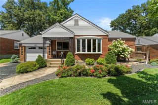 219 Sunningwell Drive, Webster Groves, MO 63119
