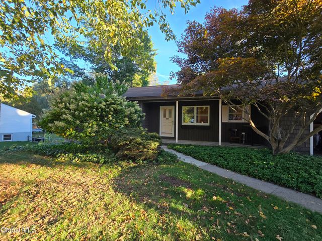 3 Brookwood Drive, Queensbury, NY 12804