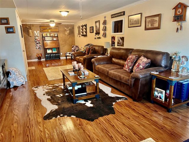 309 Broken Arrow, Comanche, TX 76442