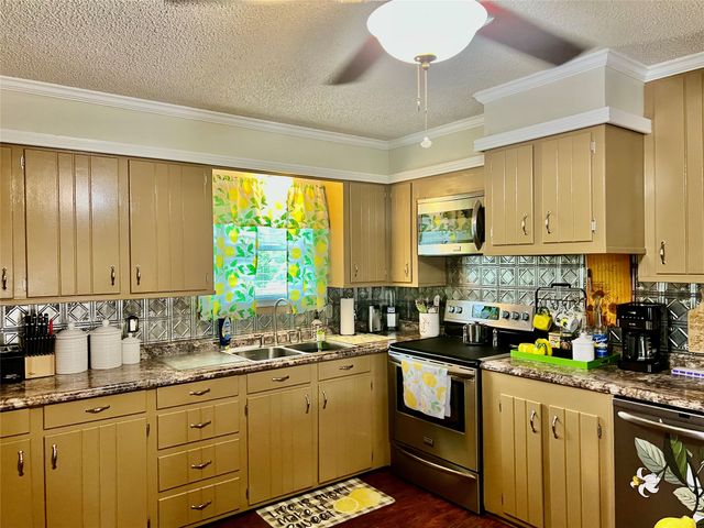 309 Broken Arrow, Comanche, TX 76442
