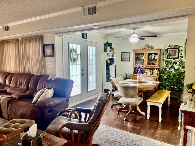 309 Broken Arrow, Comanche, TX 76442