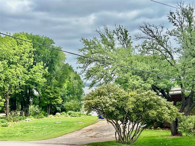 309 Broken Arrow, Comanche, TX 76442