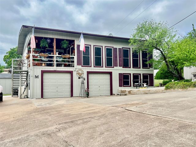 309 Broken Arrow, Comanche, TX 76442