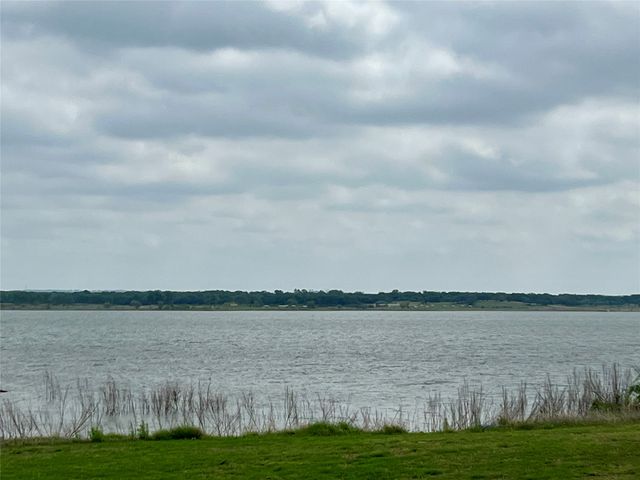 309 Broken Arrow, Comanche, TX 76442