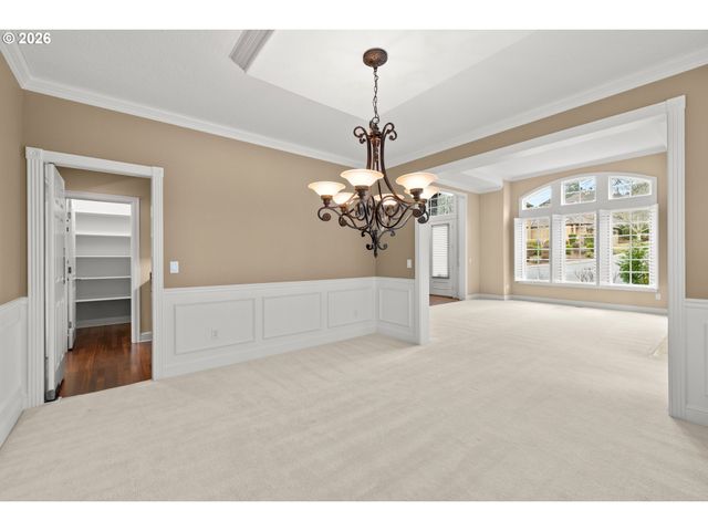 2037 Nw WOODROSE Dr, Portland, OR 97229