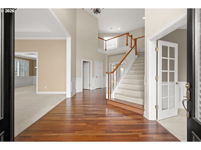 2037 Nw WOODROSE Dr, Portland, OR 97229