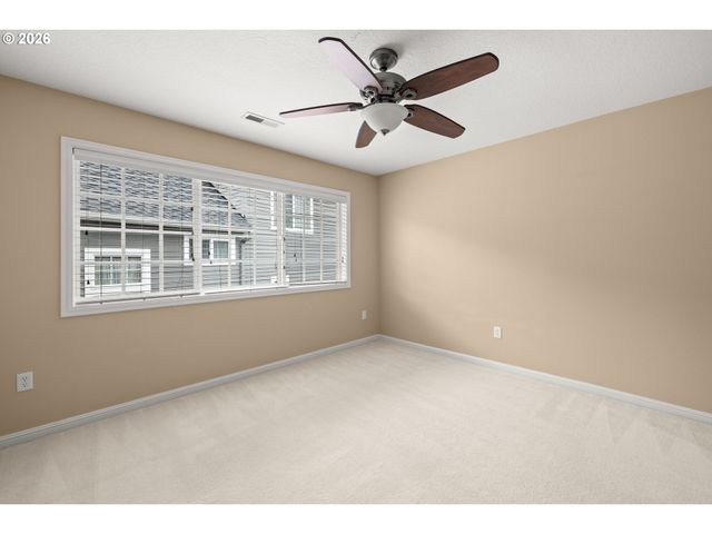 2037 Nw WOODROSE Dr, Portland, OR 97229