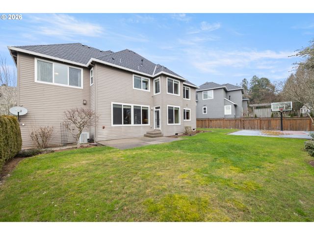 2037 Nw WOODROSE Dr, Portland, OR 97229