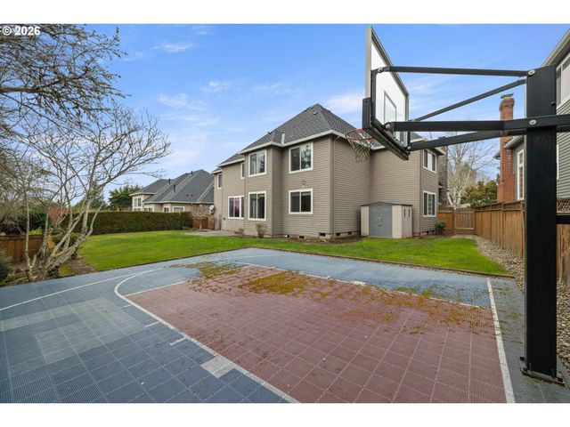 2037 Nw WOODROSE Dr, Portland, OR 97229