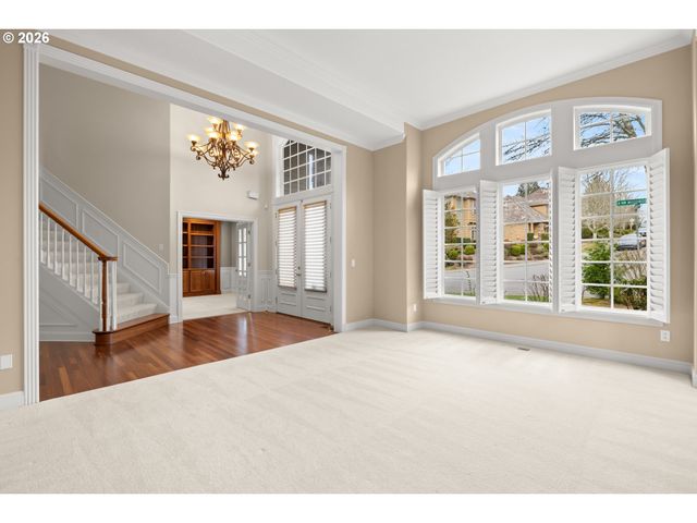 2037 Nw WOODROSE Dr, Portland, OR 97229