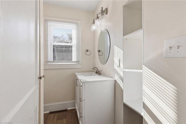 11043 E Old US Highway 64, Lexington, NC 27292