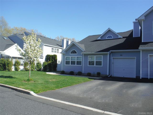 168 Hampton Vista Drive, Manorville, NY 11949