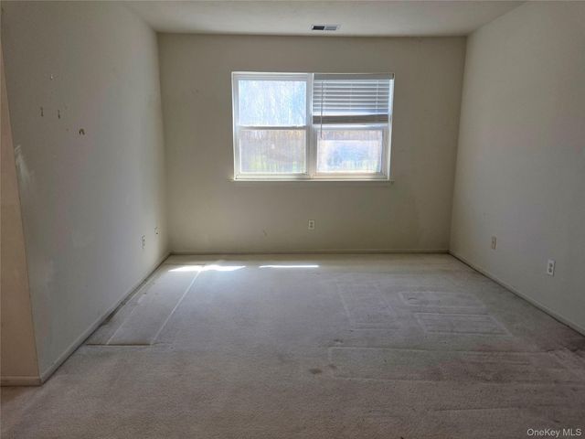 168 Hampton Vista Drive, Manorville, NY 11949