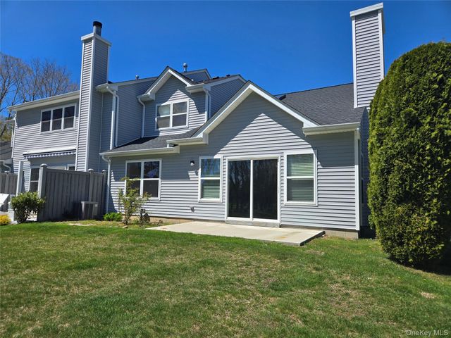 168 Hampton Vista Drive, Manorville, NY 11949