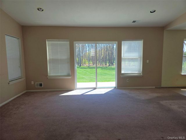 168 Hampton Vista Drive, Manorville, NY 11949
