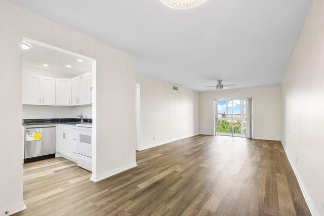 2615 NE 1ST Court 407, Boynton Beach, FL 33435
