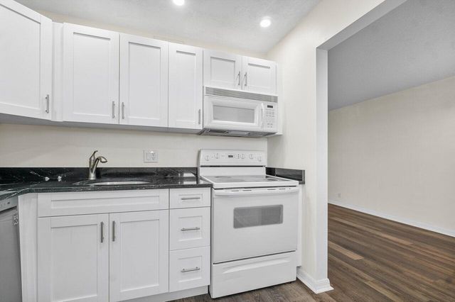 2615 NE 1ST Court 407, Boynton Beach, FL 33435