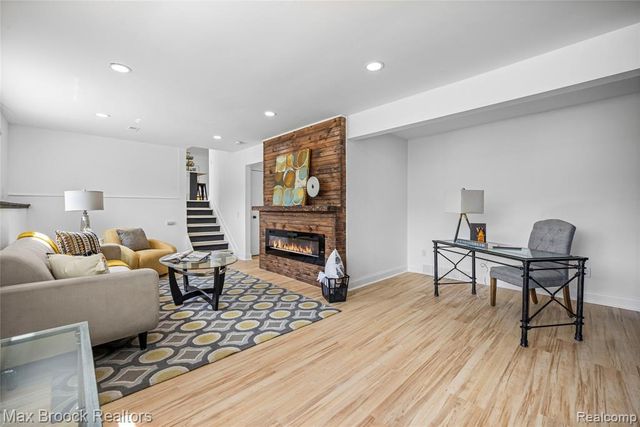 34904 Bunker Hill Drive, Farmington, MI 48331