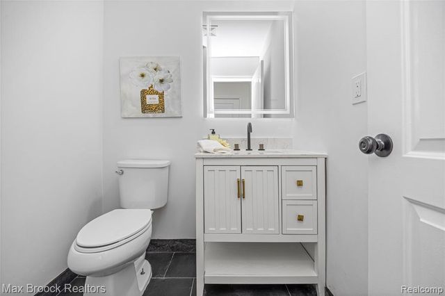 34904 Bunker Hill Drive, Farmington, MI 48331