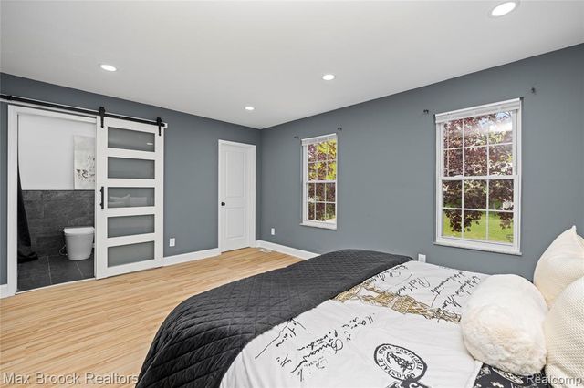 34904 Bunker Hill Drive, Farmington, MI 48331