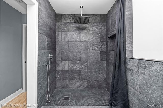 34904 Bunker Hill Drive, Farmington, MI 48331