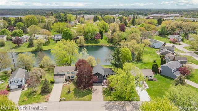34904 Bunker Hill Drive, Farmington, MI 48331