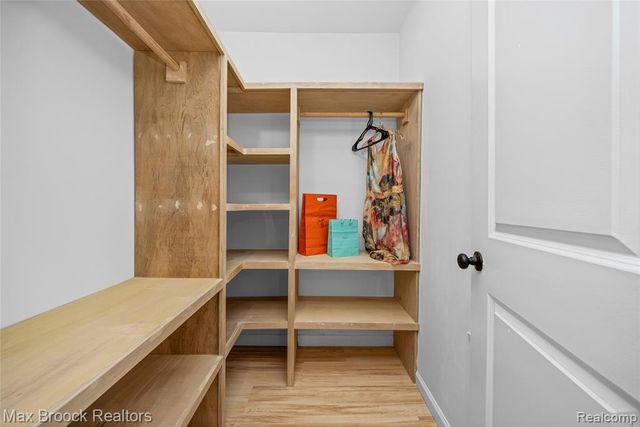34904 Bunker Hill Drive, Farmington, MI 48331