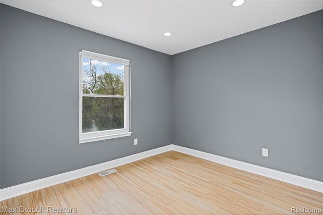 34904 Bunker Hill Drive, Farmington, MI 48331