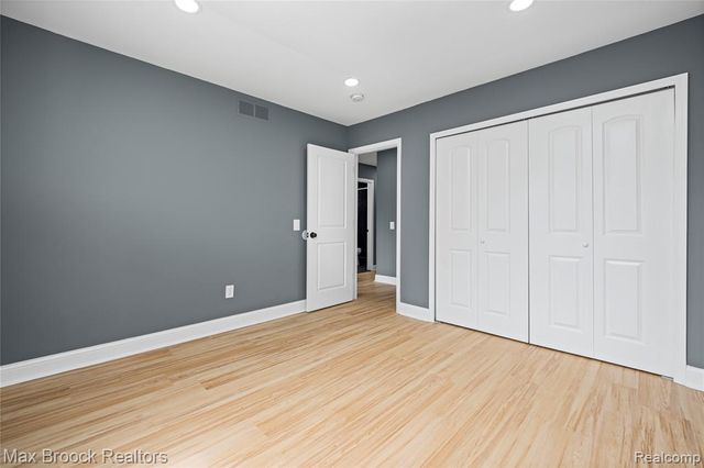 34904 Bunker Hill Drive, Farmington, MI 48331