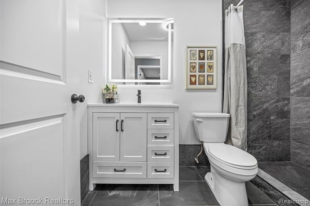34904 Bunker Hill Drive, Farmington, MI 48331