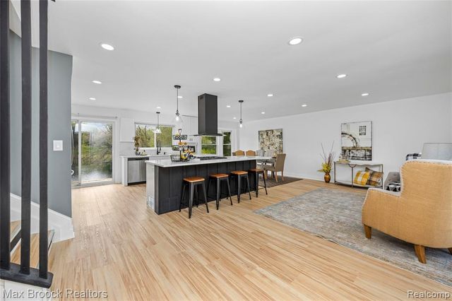 34904 Bunker Hill Drive, Farmington, MI 48331
