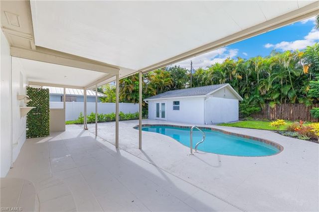 1342 Alhambra DR, Fort Myers, FL 33901