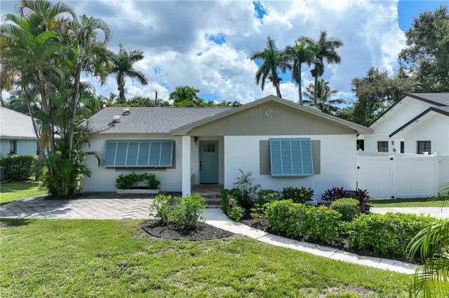 1342 Alhambra DR, Fort Myers, FL 33901