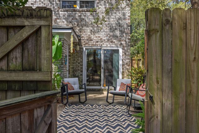 1289 Mathis Ferry Road, Mount Pleasant, SC 29464