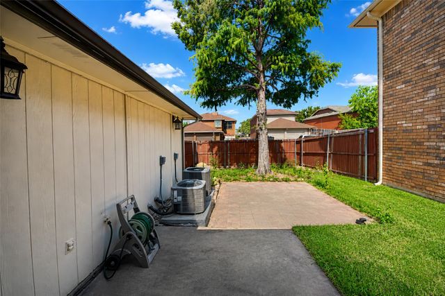 2927 Peninsula Way, Carrollton, TX 75007