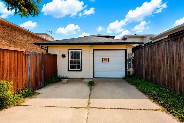 2927 Peninsula Way, Carrollton, TX 75007