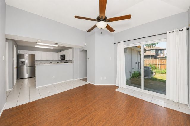 2927 Peninsula Way, Carrollton, TX 75007
