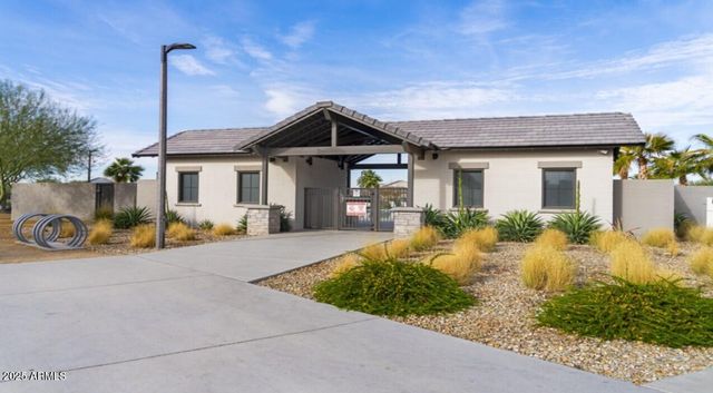 8731 W DENTON Lane, Glendale, AZ 85305