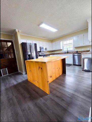 100 Hickory Drive, Muscle Shoals, AL 35661