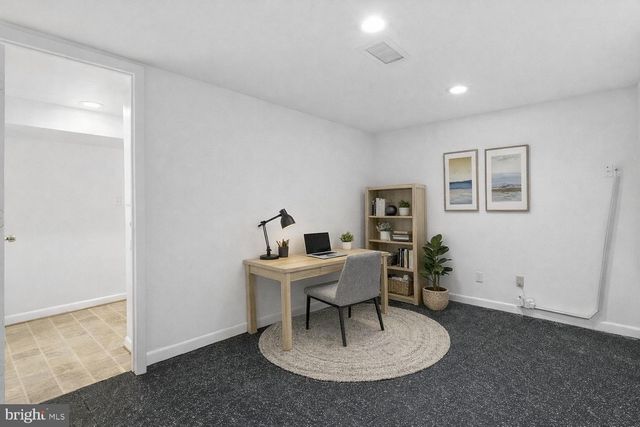 2408 SEMINARY RD, Silver Spring, MD 20910