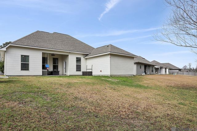 28312 Natchez Trace, Denham Springs, LA 70726