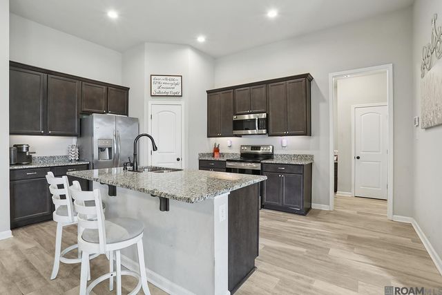 28312 Natchez Trace, Denham Springs, LA 70726