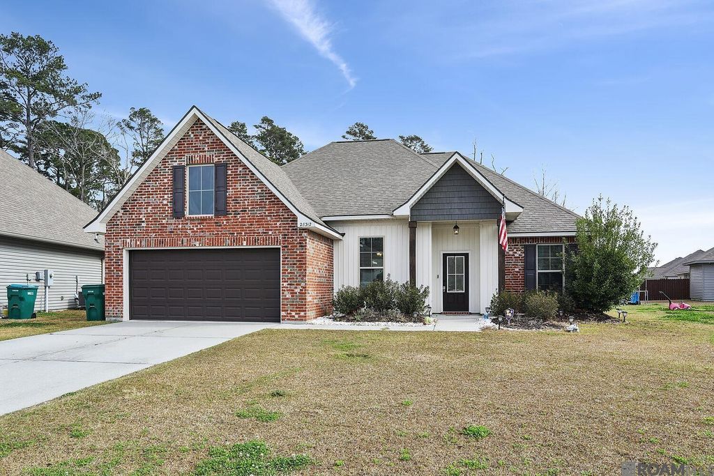 28312 Natchez Trace, Denham Springs, LA 70726